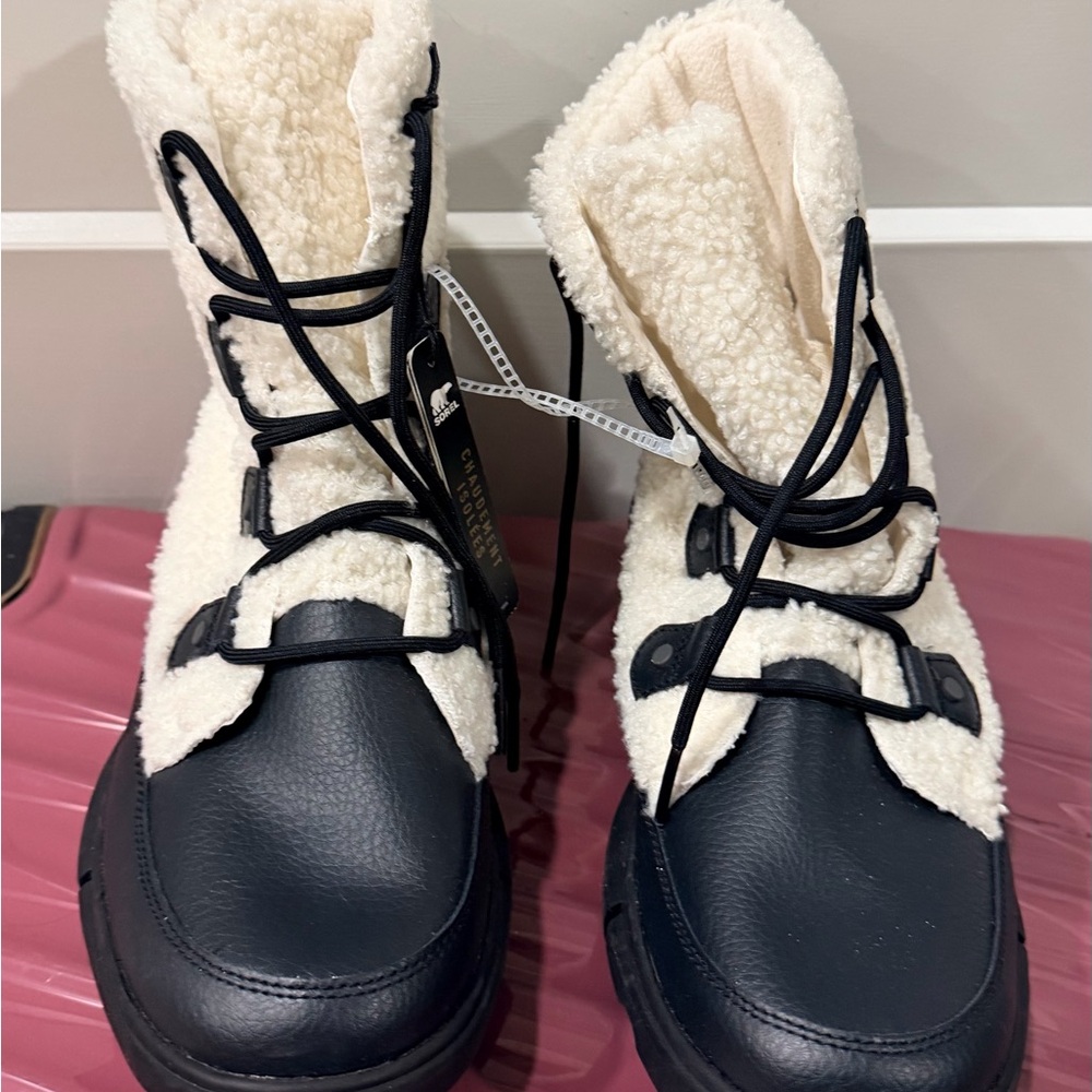 Sorel Black and White Fleece-Lined Boots - Picture 2 of 4
